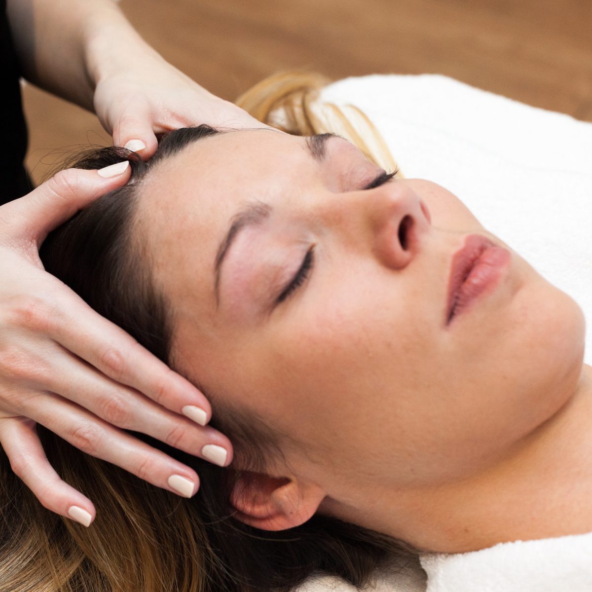 https://www.riverhills.co.uk/wp-content/uploads/2017/02/Scalp-massage.jpg